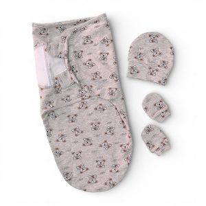 قنداق چسبی به همراه کلاه دستکش نوزادی بیبی فورلایف طرح کوالا baby4life
